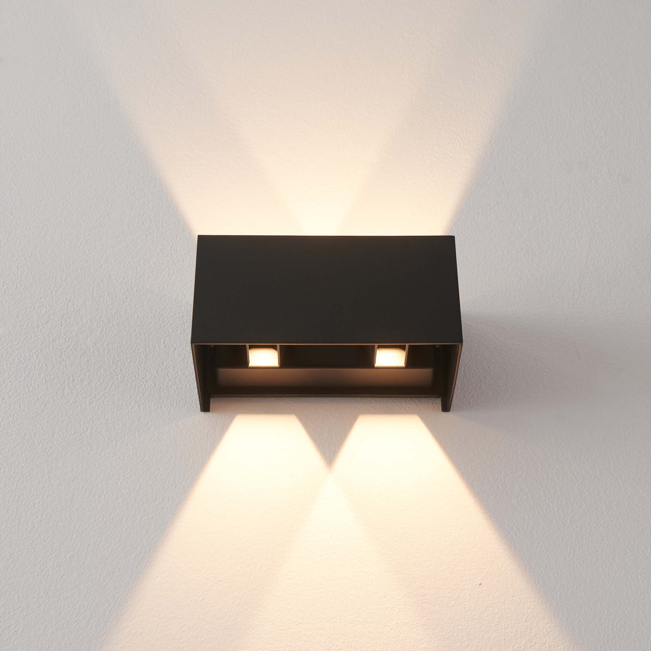 dubbele-zwarte-led-bundel-wandlamp-ip54-verstelbaar-en-dimbaar-cubic_2.jpg